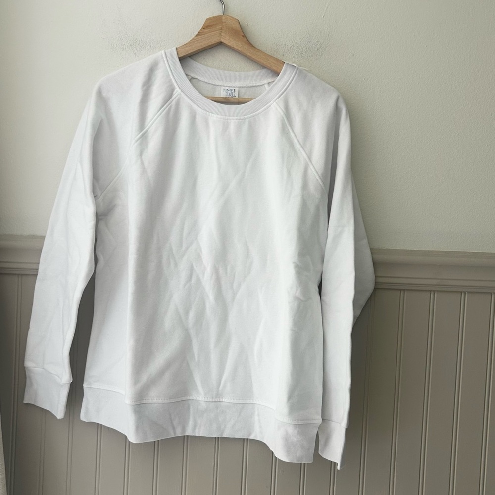 Time and Tru White Sweatshirt